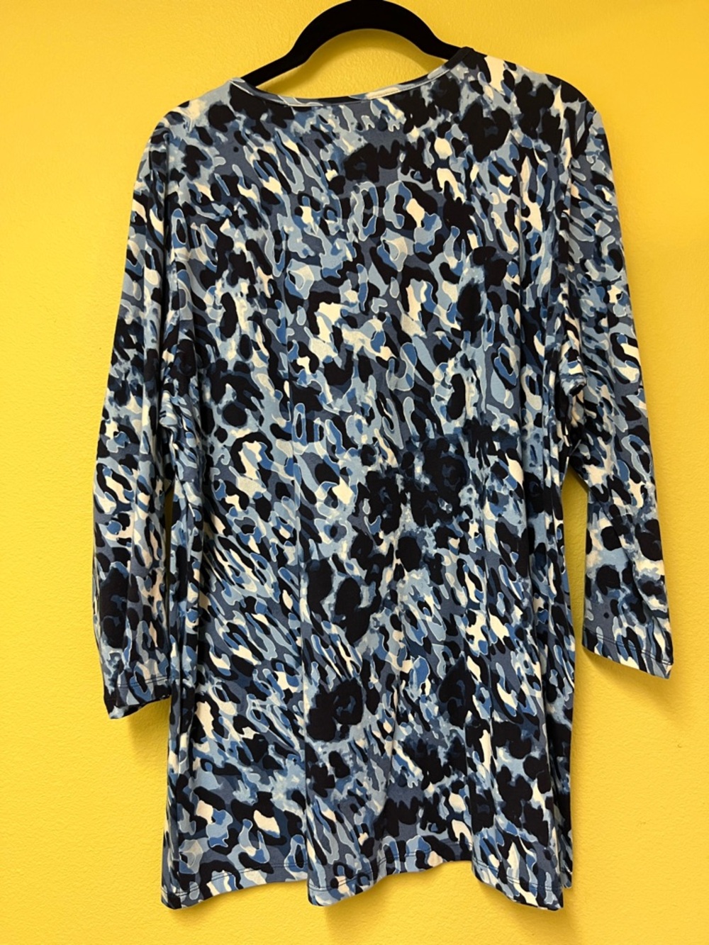 Susan Graver Blue Black Cream Print Knit Top